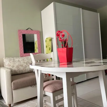 Admiral Plasa Studiyo-25c Сонячний Берег