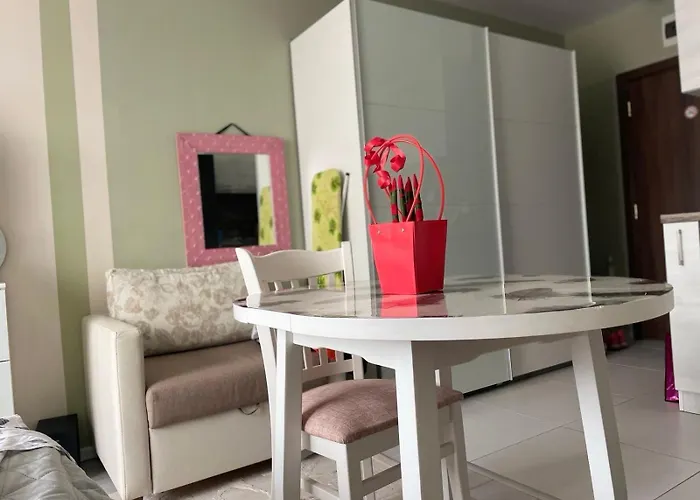 Admiral Plasa Studiyo-25c Сонячний Берег