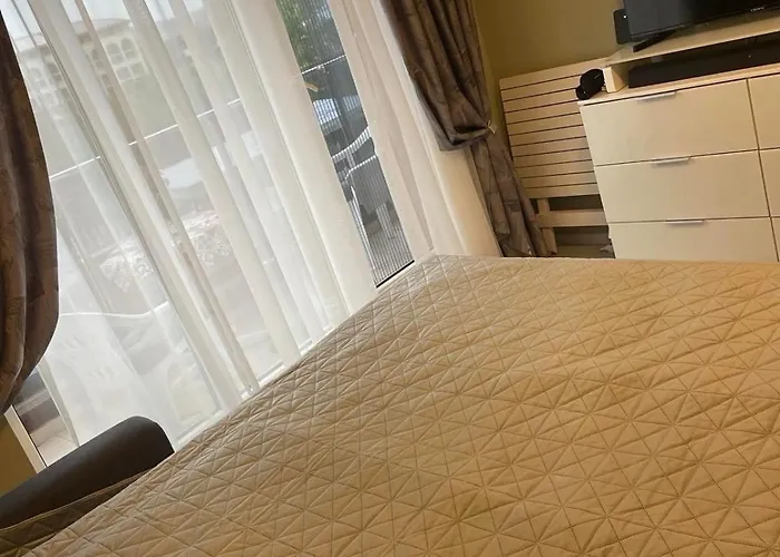 Admiral Plasa Studiyo-25c Апартаменти