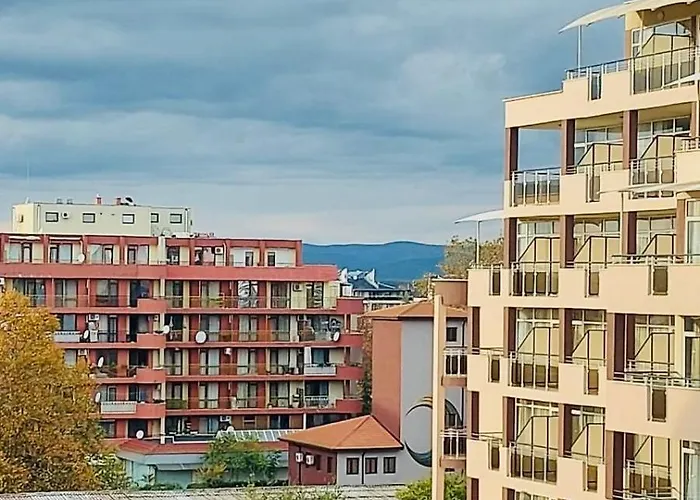 Apartment Admiral Plasa Studiyo-25c *